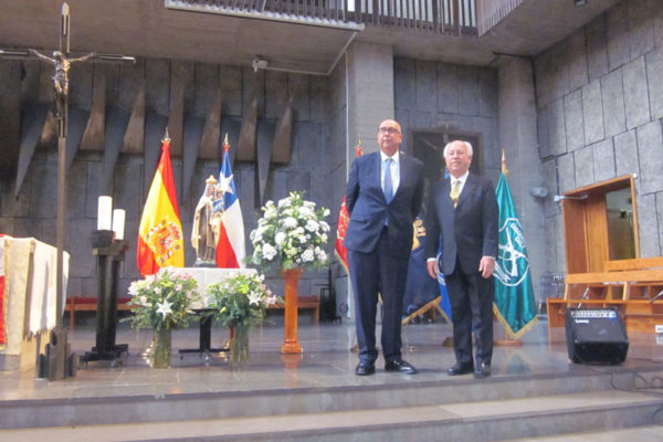 Jorge Tagle, Embajador de Chile y Alfredo Vega, Director Ejecutivo FHIS.