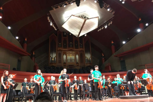 Participación en Concierto de Gala de la UNIVERSITY NORTH TEXAS –SUMMER STRING FESTIVAL, ocasión en que Eduardo Vargas fue CONCERTINO de la ORQUESTA.